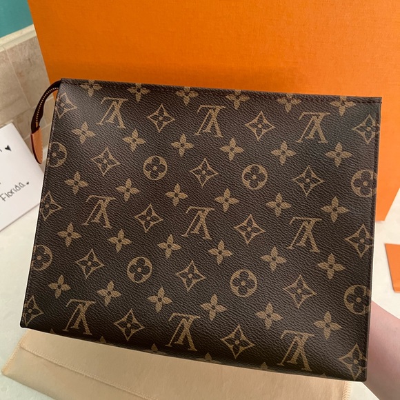 SOLD Louis Vuitton Monogram Discontinued Toiletry 26 - Picture 13 of 17